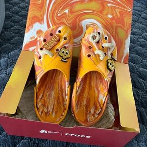 Crocs Classic Clog Honey Nut Cheerio